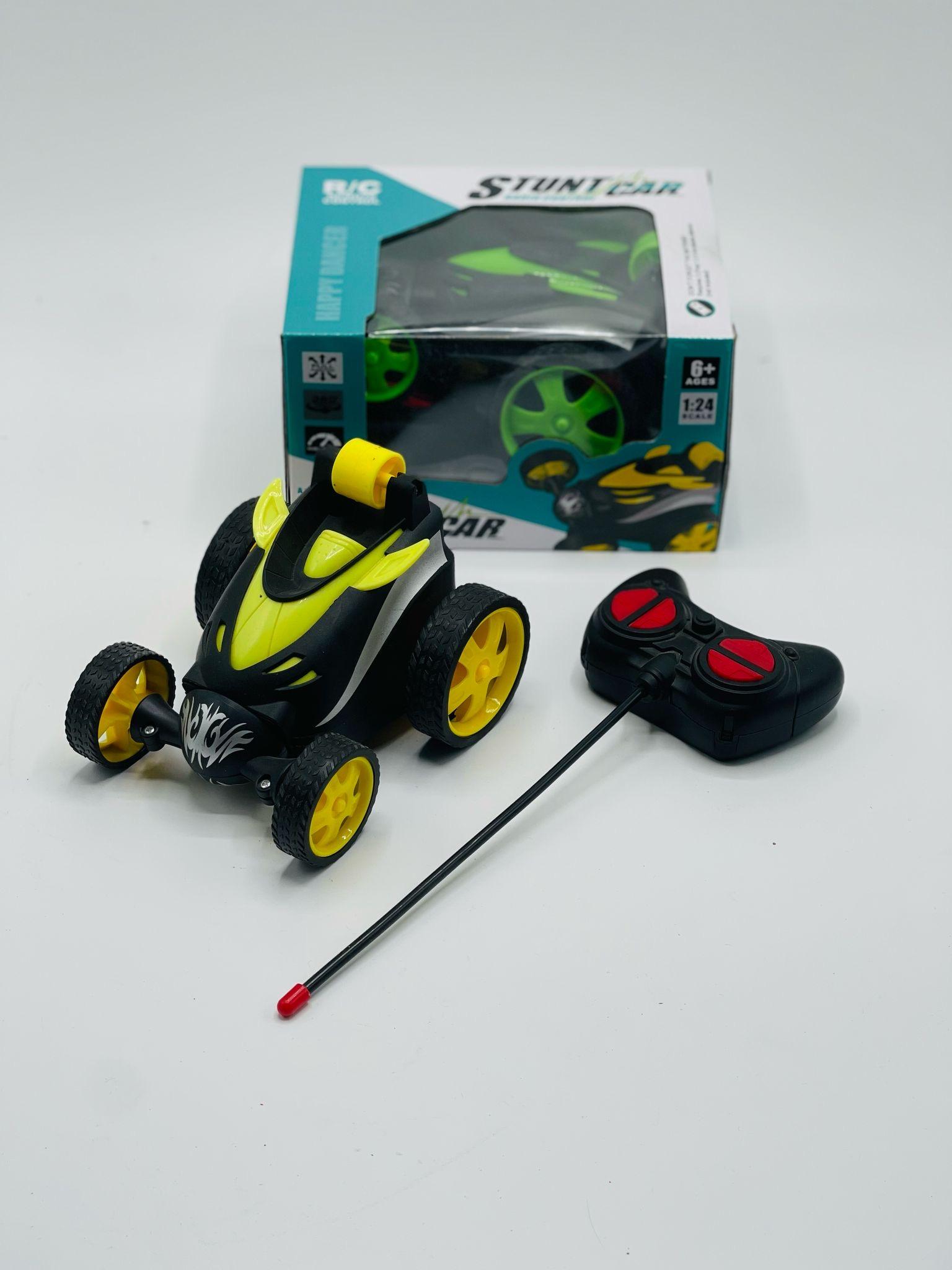 سيارة ريموت حجم صغير