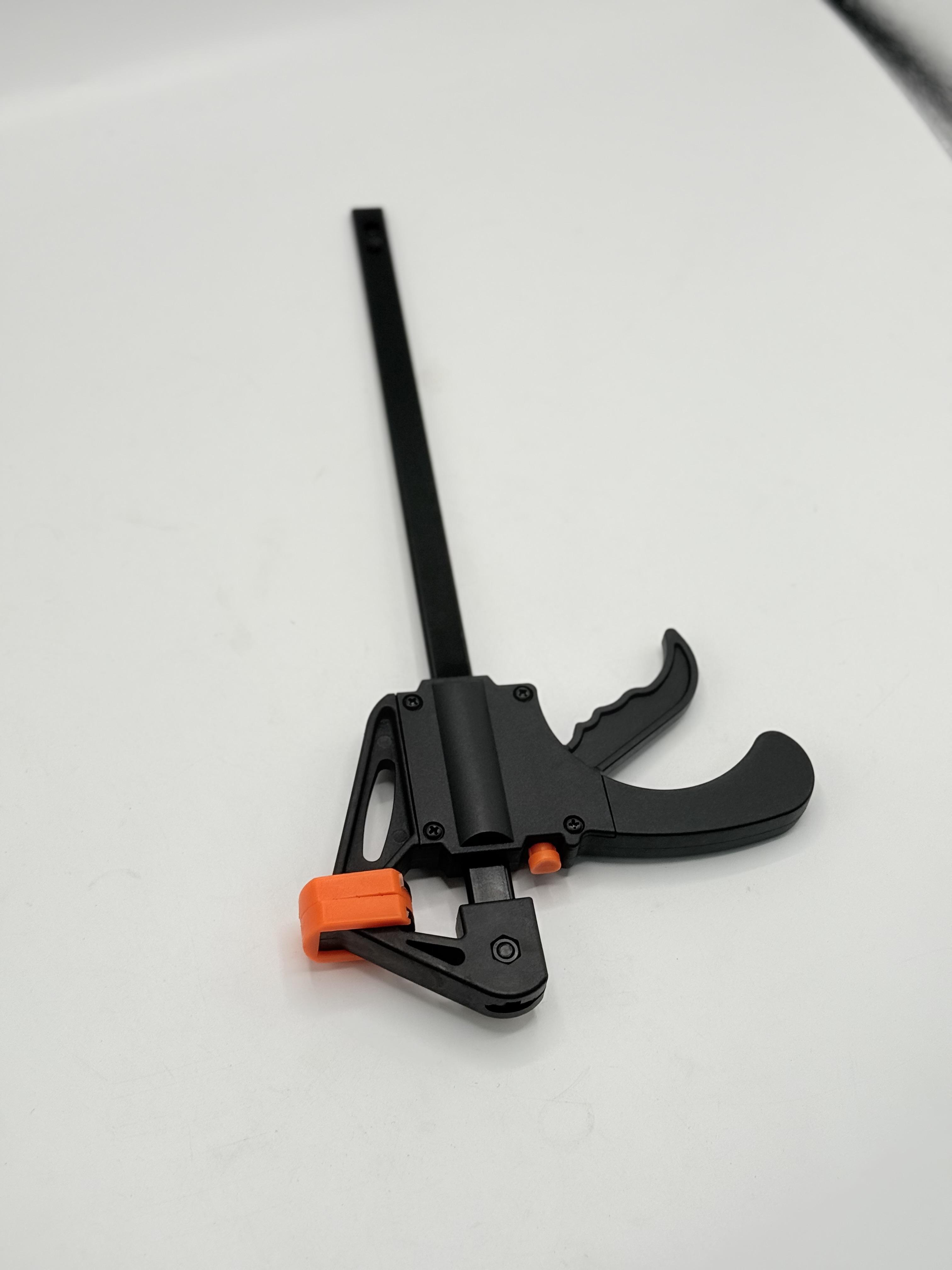 ملازم جميع الاحجام