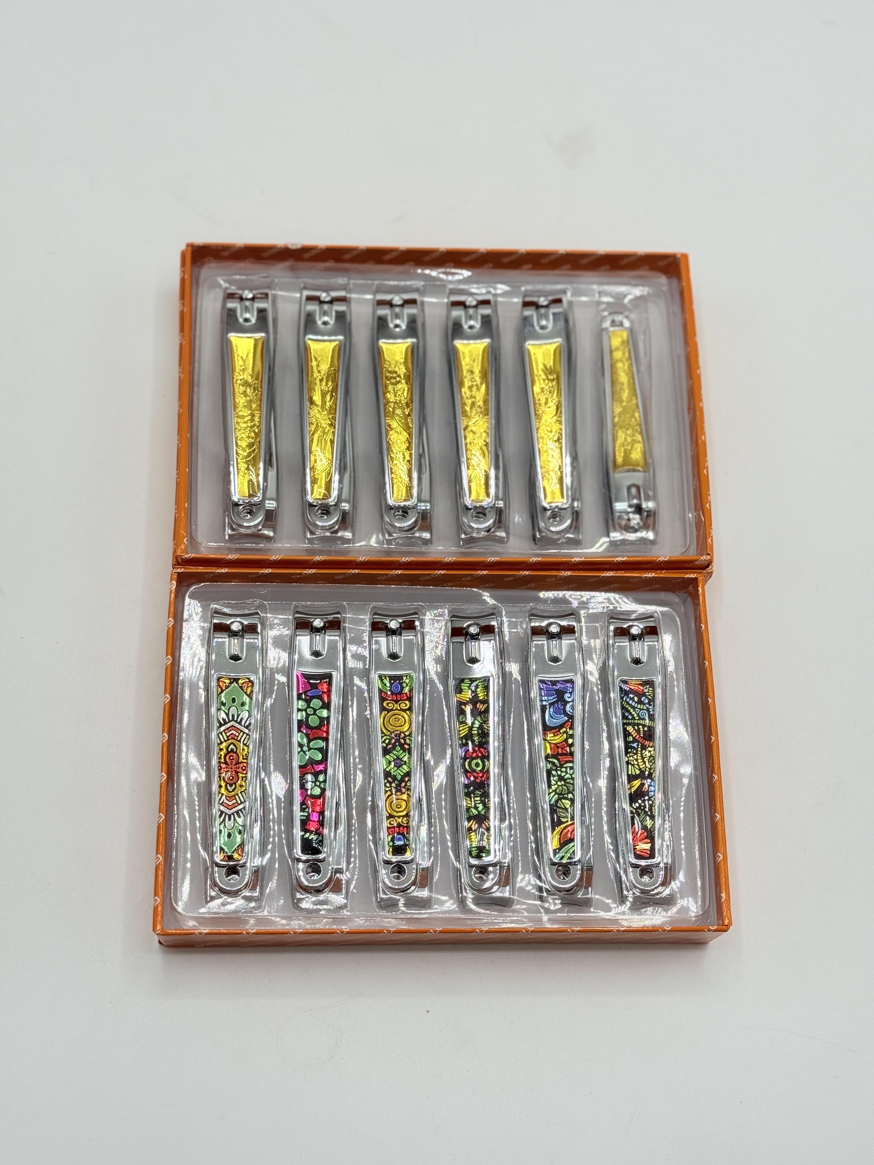 مقص اظافر كبير