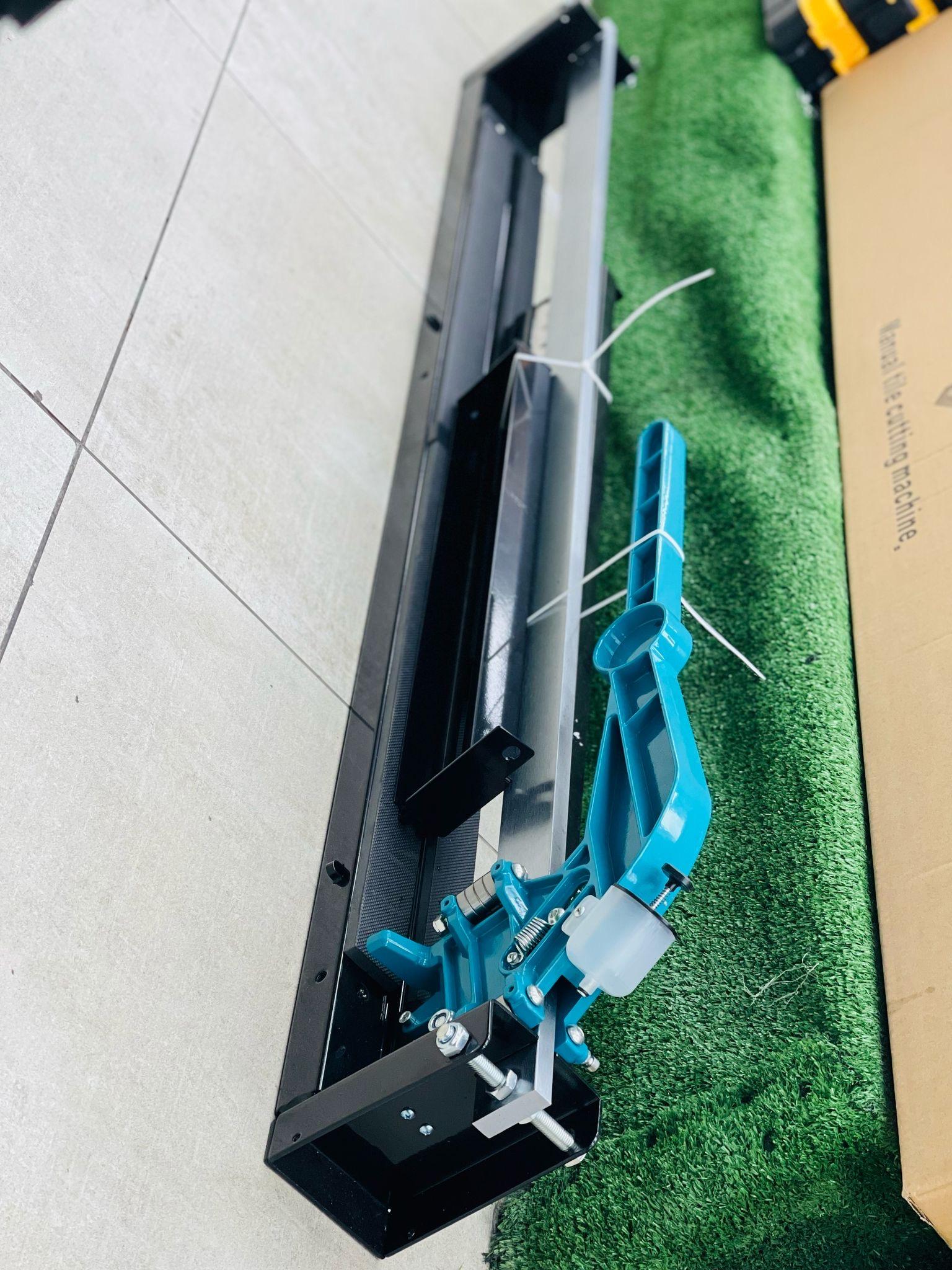 ماكنه قص بلاط