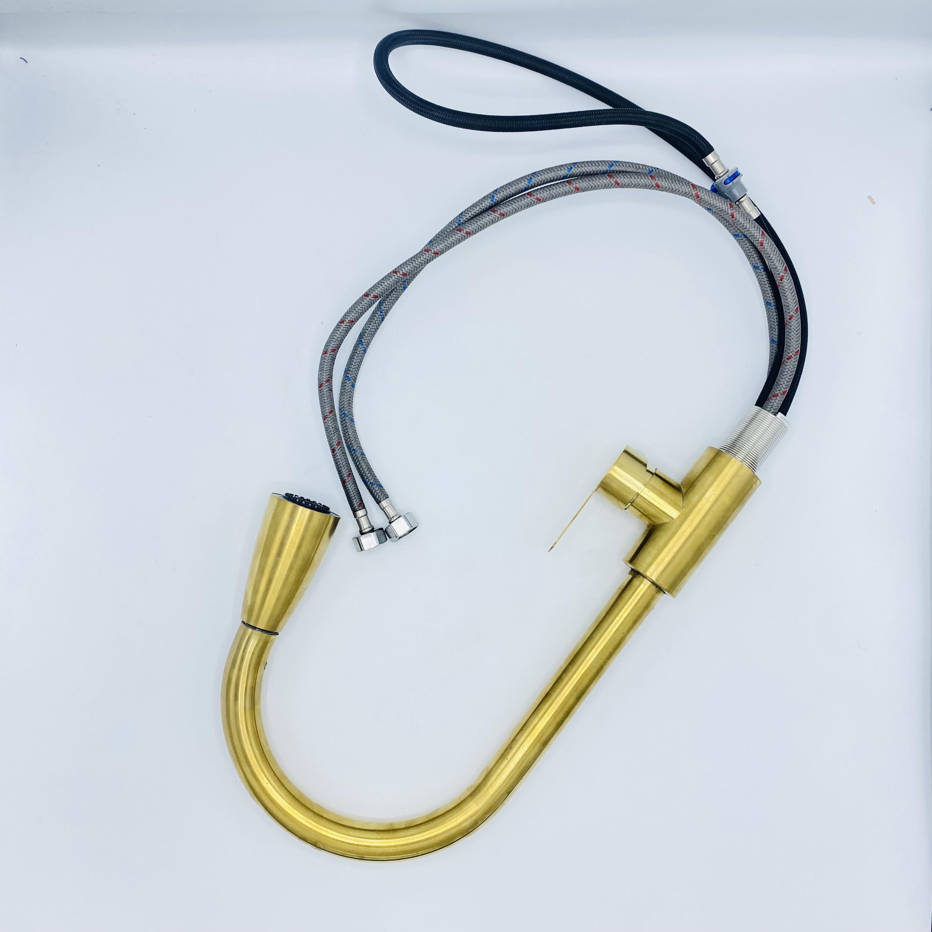 حنفية نشلاف لون ذهبي