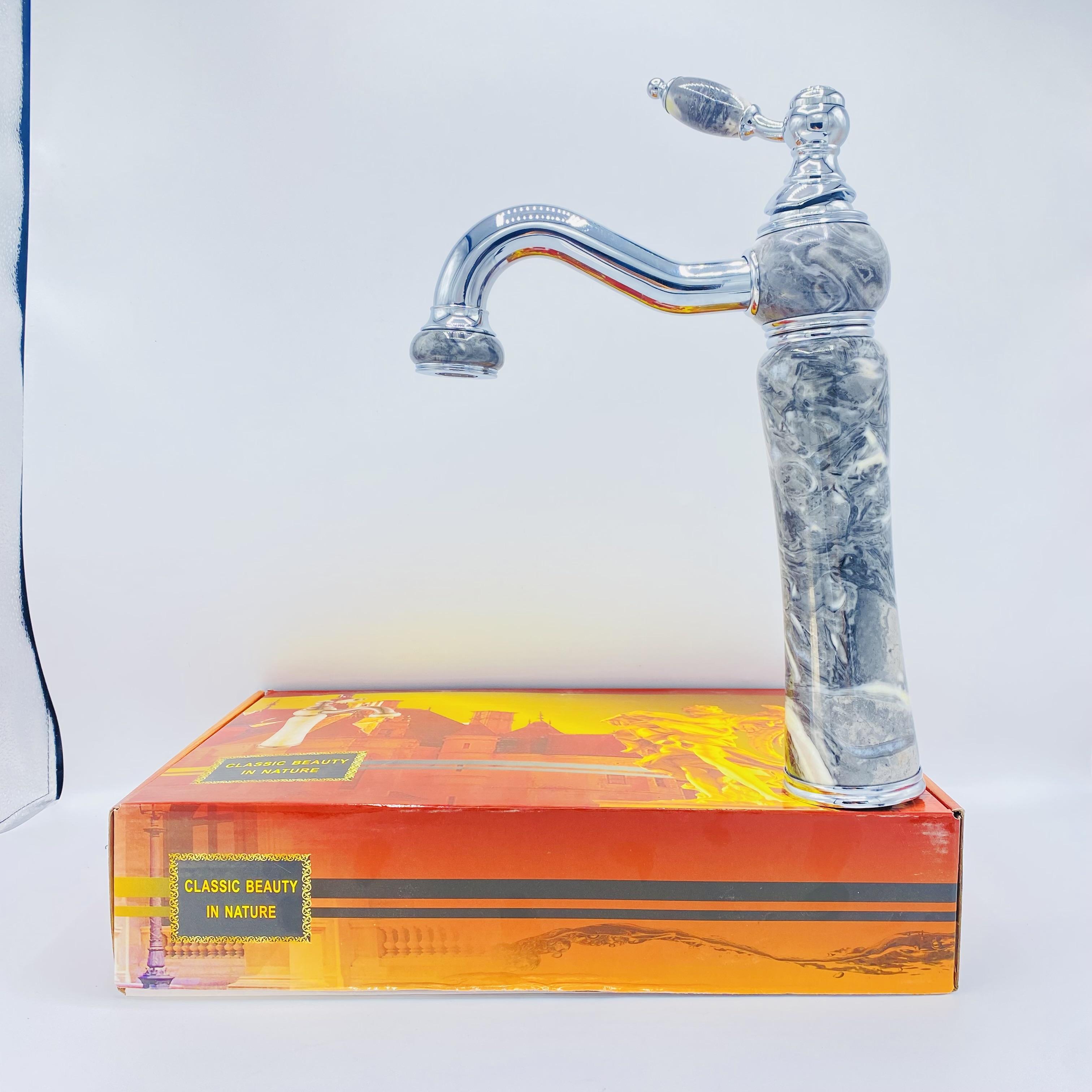 حنفية جرانيت رمادي كبير