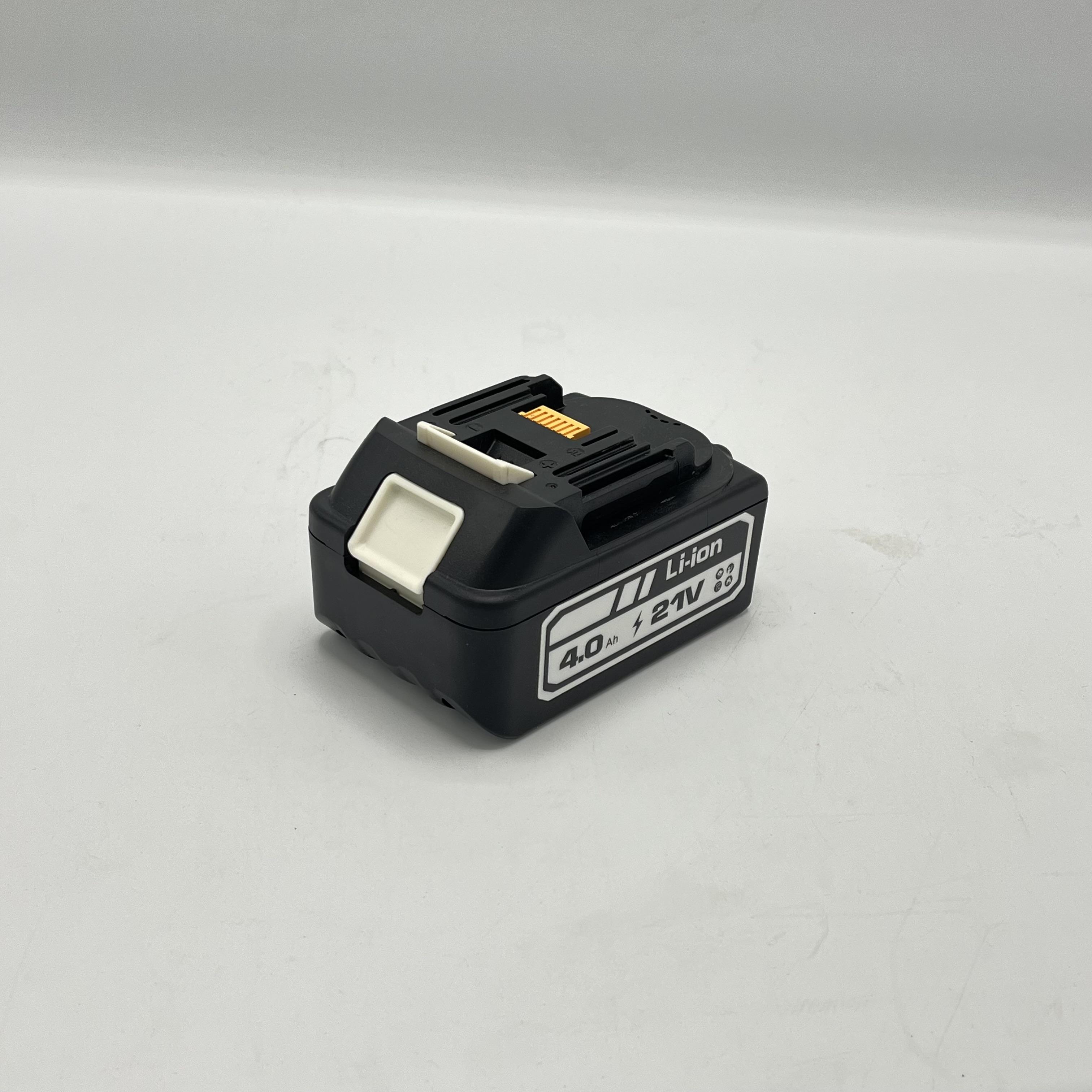 بطارية ٢١ فولت